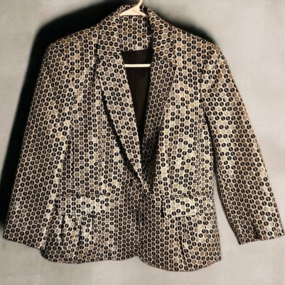Women's Black and Cream Sequined Patterned Blazer. Size Large. - Picture 4 of 9